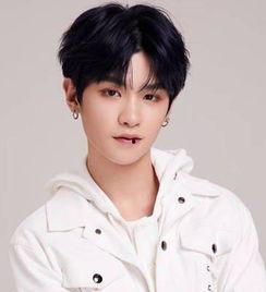 黄明昊爆料李晨视频,背后故事引热议